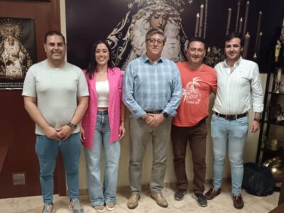 2025-05-26-renovacion-contrato-banda-rosario-manuel-amat-satorres-jesus-cuevas-800x600