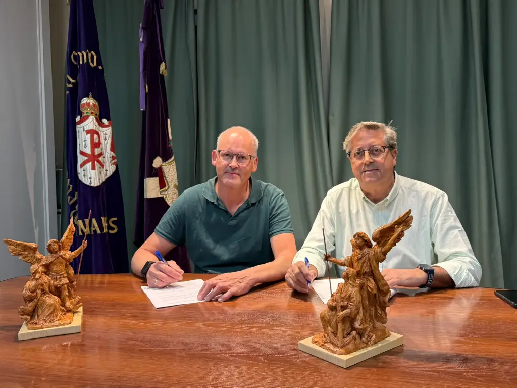 2026-10-29-firma-contrato-enriquecimiento-cristo-2048x1302-2.webp