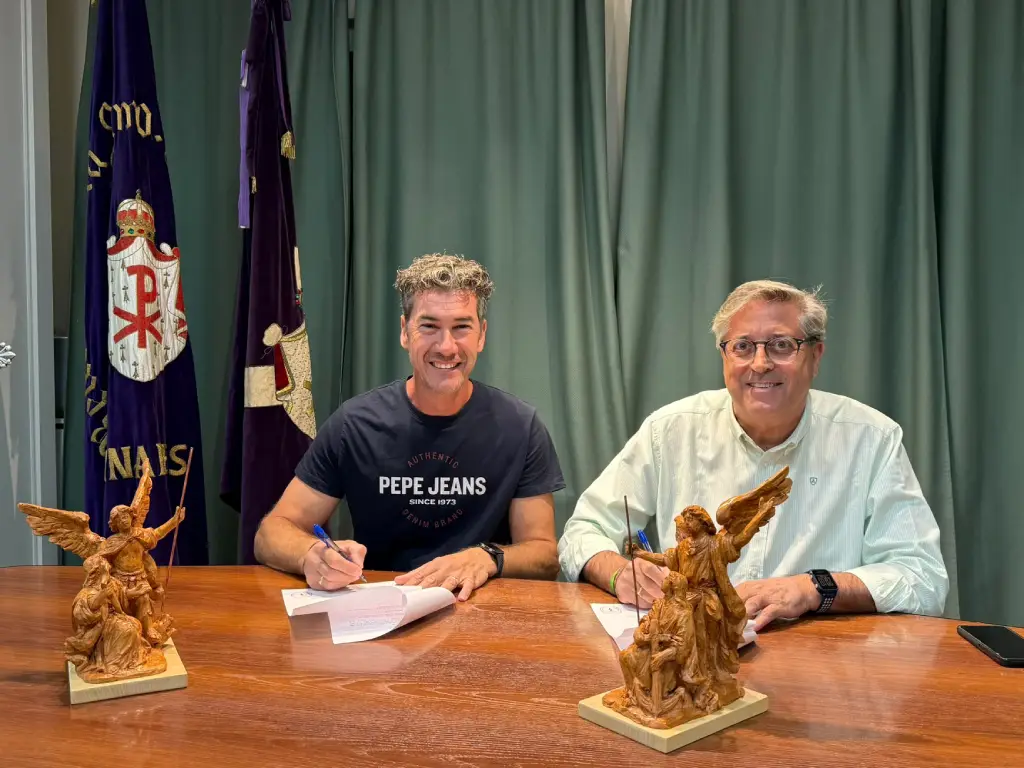 2026-10-29-firma-contrato-enriquecimiento-cristo-2048x1306-1.webp